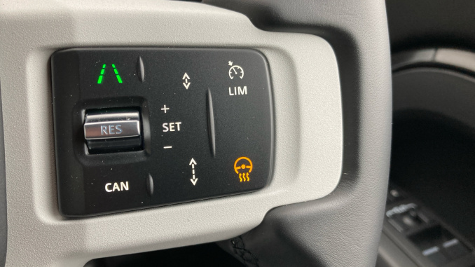 Land Rover Defender 3.0 D350 X-Dynamic HSE 130 5dr Auto Diesel Estate - Image 25